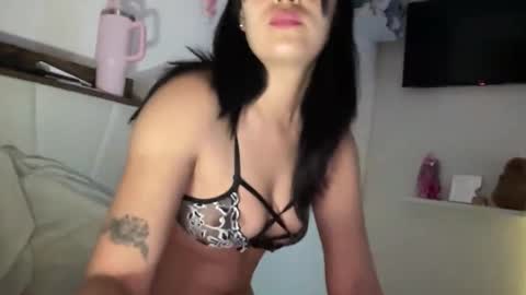 Snapshot of sandrabreeze chatting on May 16, 2026, 5:48 am SANDRABREEZE online show from May 16, 2026, 5:48 am