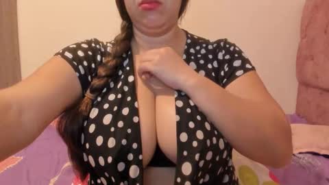 sandraclarkx69 online show from May 13, 2026, 12:57 pm