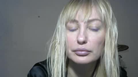 Sandra online show from January 4, 2025, 2:25 pm