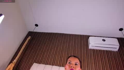 Sandra online show from August 5, 2026, 4:04 am