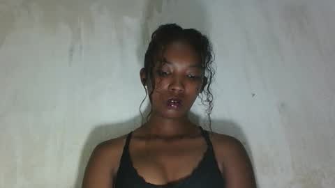 sandrine718 online show from May 4, 2026, 5:36 am