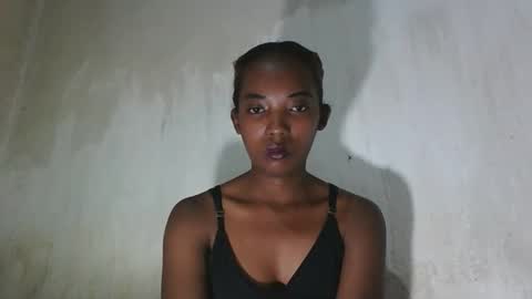 sandrine718 online show from May 7, 2026, 8:20 am