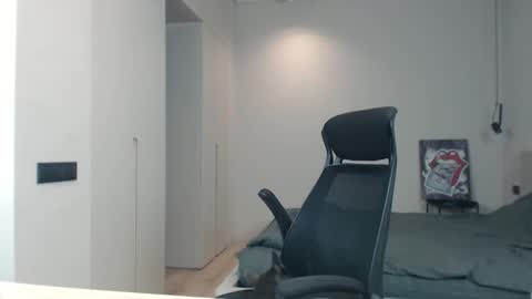 Snapshot of sandro_best chatting on May 15, 2026, 8:32 am DeAlex online show from May 15, 2026, 8:32 am