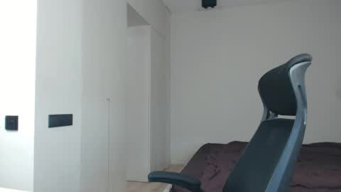 Snapshot of sandro_best chatting on May 24, 2026, 9:36 am DeAlex online show from May 24, 2026, 9:36 am