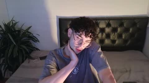 Snapshot of sandro_vitali chatting on October 17, 2025, 6:38 am sandro_vitali online show from October 17, 2025, 6:38 am