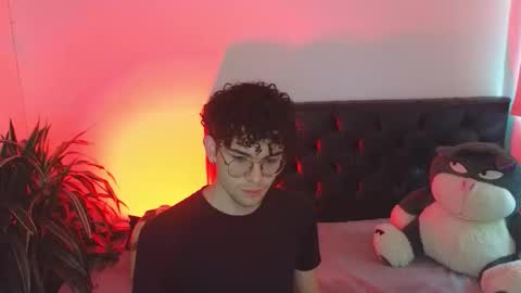 Snapshot of sandro_vitali chatting on November 5, 2025, 1:33 pm sandro_vitali online show from November 5, 2025, 1:33 pm