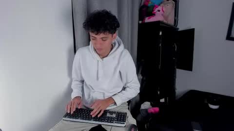 sandy_straw online show from March 29, 2026, 2:22 am