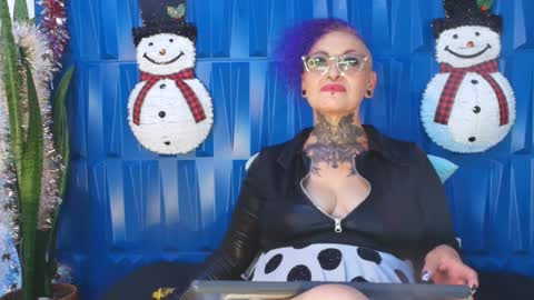 Snapshot of sandyrosee_ chatting on December 3, 2024, 10:18 pm Sandy Rose online show from December 3, 2024, 10:18 pm
