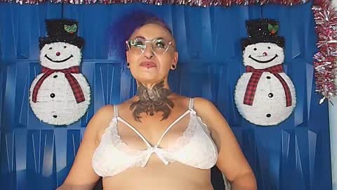 Snapshot of sandyrosee_ chatting on December 9, 2024, 8:44 pm Sandy Rose online show from December 9, 2024, 8:44 pm