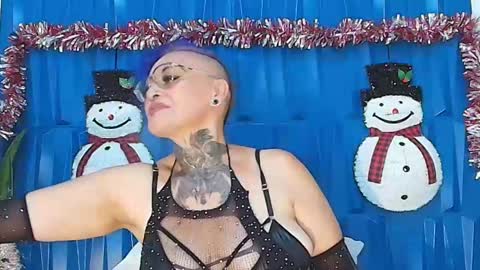 Snapshot of sandyrosee_ chatting on December 10, 2024, 9:33 pm Sandy Rose online show from December 10, 2024, 9:33 pm