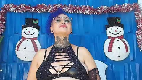 Snapshot of sandyrosee_ chatting on December 15, 2024, 1:02 am Sandy Rose online show from December 15, 2024, 1:02 am