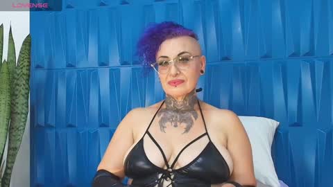 Snapshot of sandyrosee_ chatting on January 30, 2025, 6:21 pm Sandy Rose online show from January 30, 2025, 6:21 pm