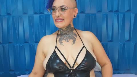 Snapshot of sandyrosee_ chatting on February 8, 2025, 7:05 pm Sandy Rose online show from February 8, 2025, 7:05 pm