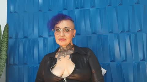 Snapshot of sandyrosee_ chatting on February 11, 2025, 9:56 pm Sandy Rose online show from February 11, 2025, 9:56 pm