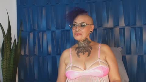 Snapshot of sandyrosee_ chatting on February 21, 2025, 9:11 pm Sandy Rose online show from February 21, 2025, 9:11 pm