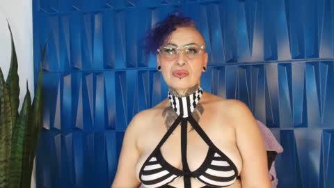 Snapshot of sandyrosee_ chatting on February 22, 2025, 5:35 pm Sandy Rose online show from February 22, 2025, 5:35 pm