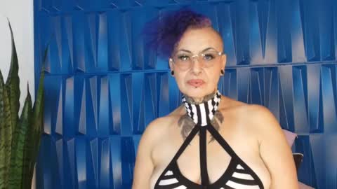 Snapshot of sandyrosee_ chatting on February 22, 2025, 11:46 pm Sandy Rose online show from February 22, 2025, 11:46 pm