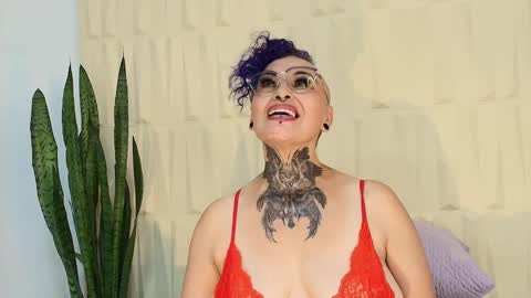 Snapshot of sandyrosee_ chatting on March 7, 2025, 9:48 pm Sandy Rose online show from March 7, 2025, 9:48 pm