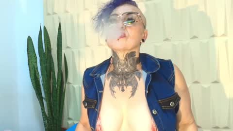 Snapshot of sandyrosee_ chatting on March 10, 2025, 11:16 pm Sandy Rose online show from March 10, 2025, 11:16 pm