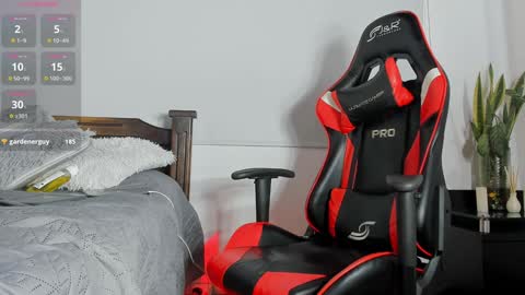 sanjuan_1 online show from December 23, 2024, 9:40 pm