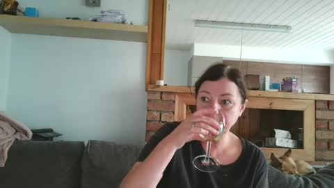 sanroom online show from September 22, 2025, 12:18 pm