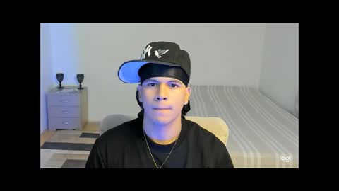 Snapshot of sant_wahlberg chatting on May 10, 2026, 10:15 pm Sant online show from May 10, 2026, 10:15 pm