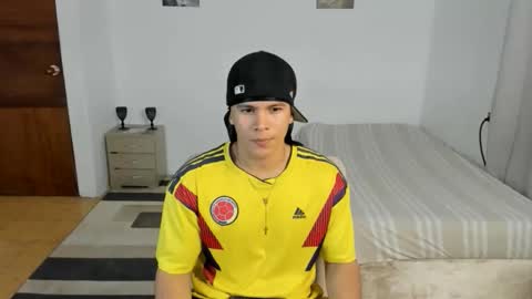 Snapshot of sant_wahlberg chatting on June 4, 2026, 11:55 pm Sant online show from June 4, 2026, 11:55 pm