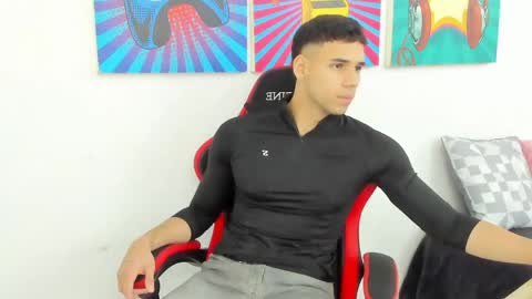 Maximo Santana online show from May 11, 2026, 4:04 pm