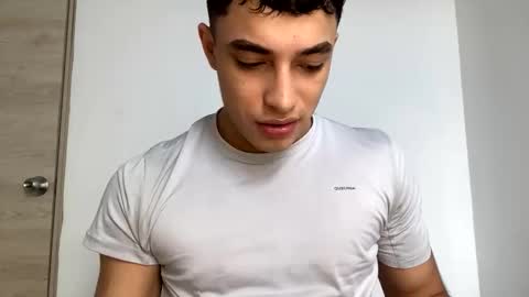 santi36rt online show from May 26, 2026, 8:49 pm