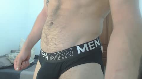 santi_39 online show from September 15, 2025, 6:52 pm
