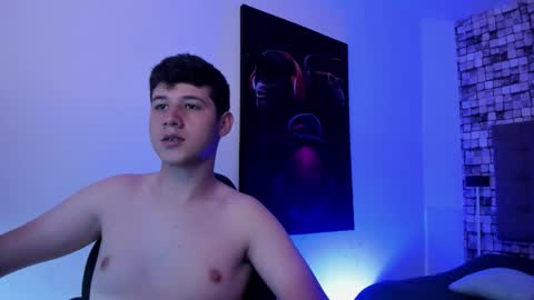 Snapshot of santi_bridge chatting on October 17, 2025, 7:49 pm Santi online show from October 17, 2025, 7:49 pm