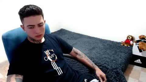 Snapshot of santi_ss chatting on October 20, 2025, 1:06 am santi_ss online show from October 20, 2025, 1:06 am