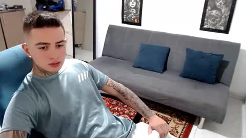 Snapshot of santi_ss chatting on November 7, 2025, 2:17 pm santi_ss online show from November 7, 2025, 2:17 pm