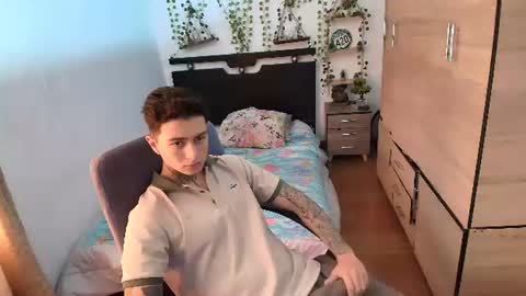 Snapshot of santi_ss chatting on June 28, 2026, 1:17 pm santi_ss online show from June 28, 2026, 1:17 pm