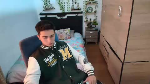 Snapshot of santi_ss chatting on June 30, 2026, 3:02 pm santi_ss online show from June 30, 2026, 3:02 pm