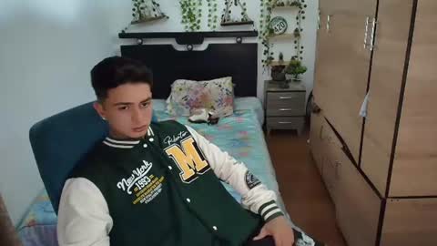 Snapshot of santi_ss chatting on July 14, 2026, 2:05 am santi_ss online show from July 14, 2026, 2:05 am