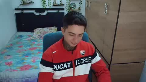 Snapshot of santi_ss chatting on July 23, 2026, 1:52 am santi_ss online show from July 23, 2026, 1:52 am