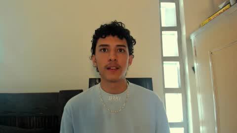 Snapshot of santi_twink19 chatting on October 7, 2025, 4:59 pm santi_twink19 online show from October 7, 2025, 4:59 pm