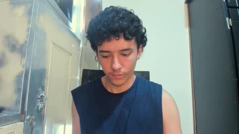 Snapshot of santi_twink19 chatting on November 11, 2025, 6:19 pm santi_twink19 online show from November 11, 2025, 6:19 pm