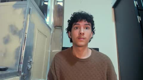 Snapshot of santi_twink19 chatting on November 12, 2025, 8:19 pm santi_twink19 online show from November 12, 2025, 8:19 pm