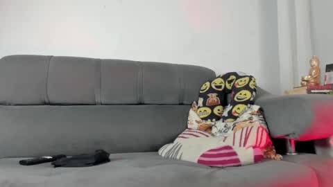 Snapshot of santi_xximo chatting on October 18, 2025, 12:13 am Santiago online show from October 18, 2025, 12:13 am