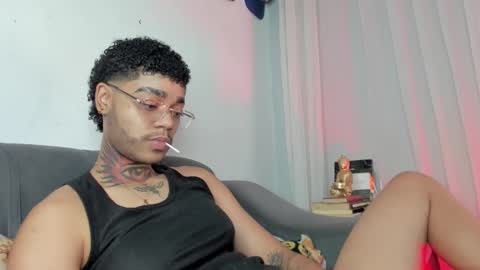Snapshot of santi_xximo chatting on October 23, 2025, 12:21 am Santiago online show from October 23, 2025, 12:21 am