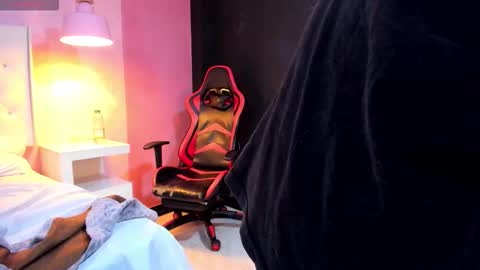 SantiAbader online show from November 7, 2025, 6:19 pm