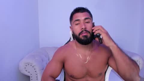 santiago_huntt online show from October 27, 2025, 8:24 pm