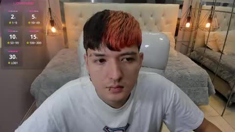 SANTIAGO  online show from April 24, 2026, 10:45 pm