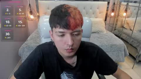 SANTIAGO  online show from April 25, 2026, 10:40 pm