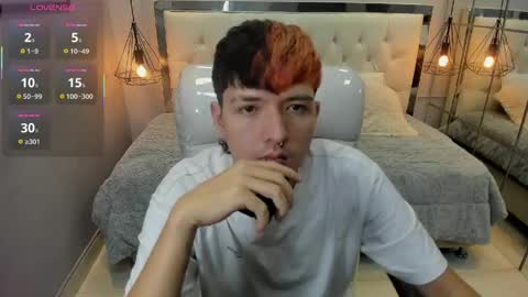 SANTIAGO  online show from April 26, 2026, 10:40 pm