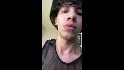 Snapshot of santiagocutex chatting on October 31, 2025, 10:27 am SANTAGO online show from October 31, 2025, 10:27 am