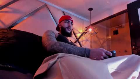 Snapshot of santiagohincapiie chatting on March 4, 2026, 4:29 am Santiago Hincapiie online show from March 4, 2026, 4:29 am