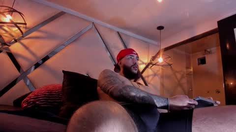 Snapshot of santiagohincapiie chatting on March 5, 2026, 4:52 am Santiago Hincapiie online show from March 5, 2026, 4:52 am